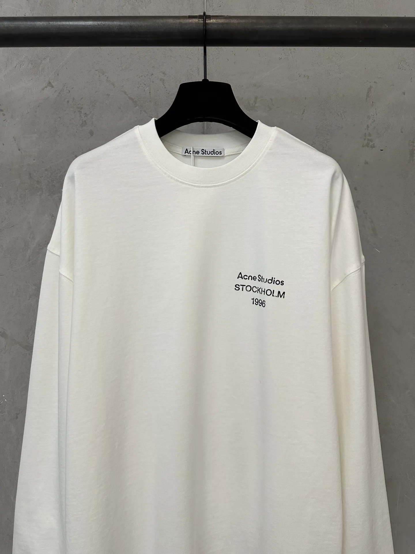 ￼ 150 Acne studios Acne 26ss Classic small label printed short-sleeved T-shirt Fabric: High-definition super heavyweight cotton double yarn compact Xinjiang cotton Weight gram Paired with 2*2 Salona rib Clean cloth surface Clear cloth texture Tight feel Stiff High color fastness No change in shape No Color Change Customized hardware Thread Accessories Alignment Men and women Same Style Color: White Black Size: XS S M LXL